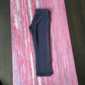 Lululemon capri leggings size 6